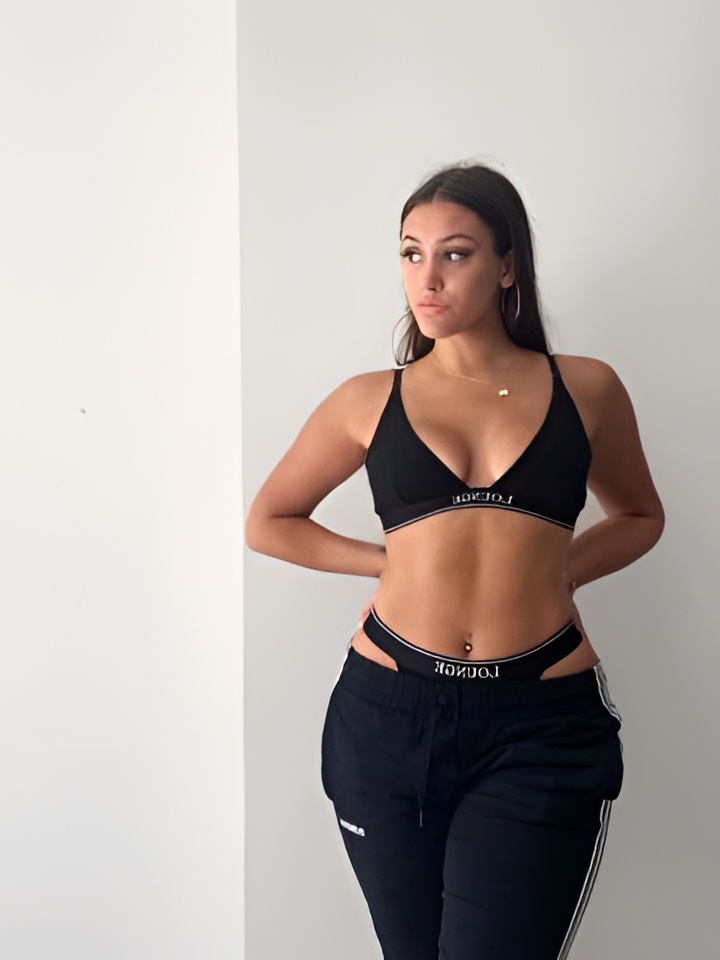 Агата привлекальеная девушка из Лобни цена от 3000 руб