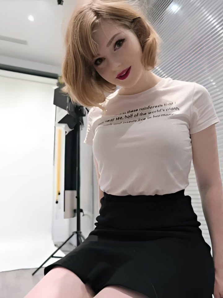 Кристина привлекальеная девушка из Лобни цена от 5000 руб