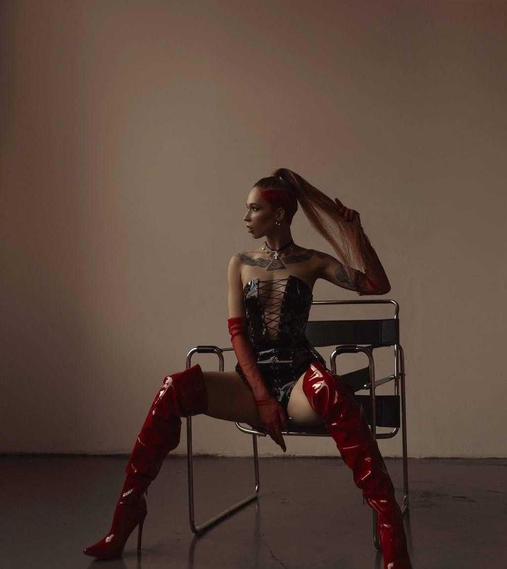 Полина привлекальеная девушка из Лобни цена от 4000 руб