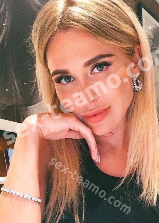 Карина привлекательная девушка из Лобни цена от 3500 руб