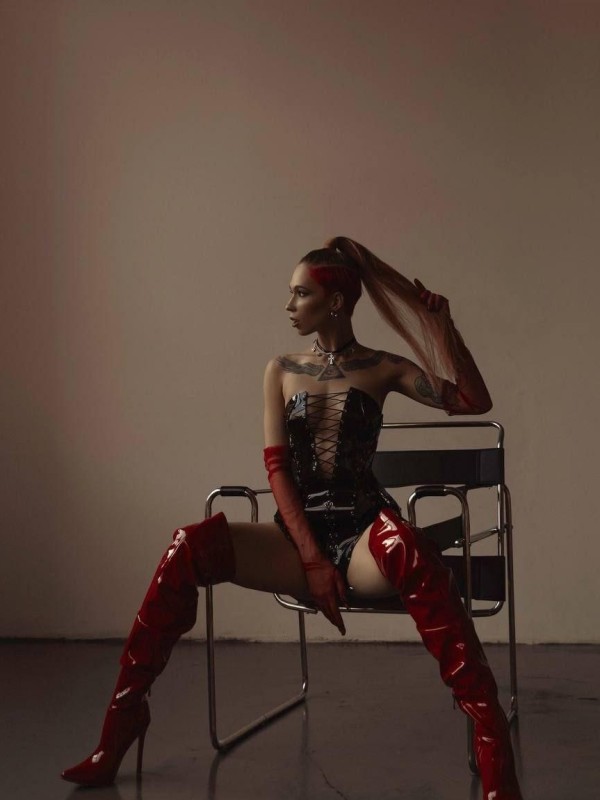 Полина привлекательная девушка из Лобни цена от 4000 руб