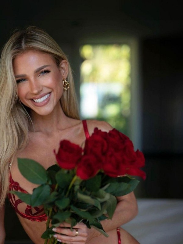 Катрин привлекательная девушка из Лобни цена от 4000 руб